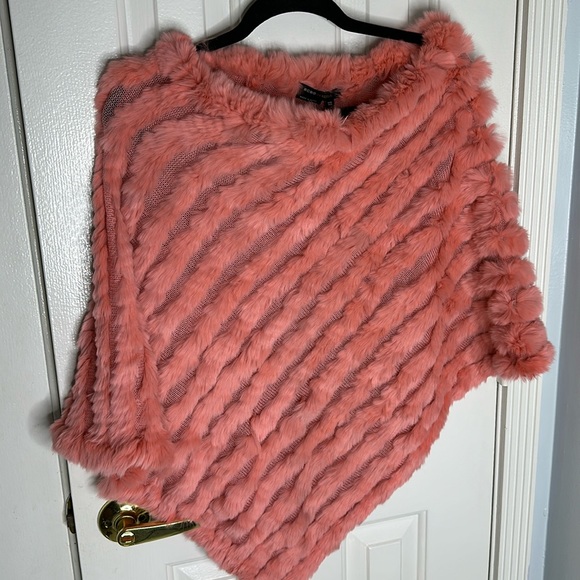 BCBG FUE WRAP TOP SIZE O/S - Picture 1 of 4